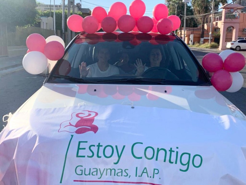 Organizan caravana en el día del cáncer de mama.