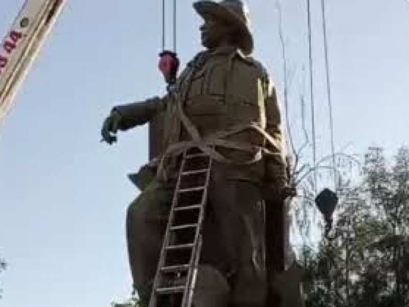 Organizan ceremonia de reubicación de estatua de Jesús García