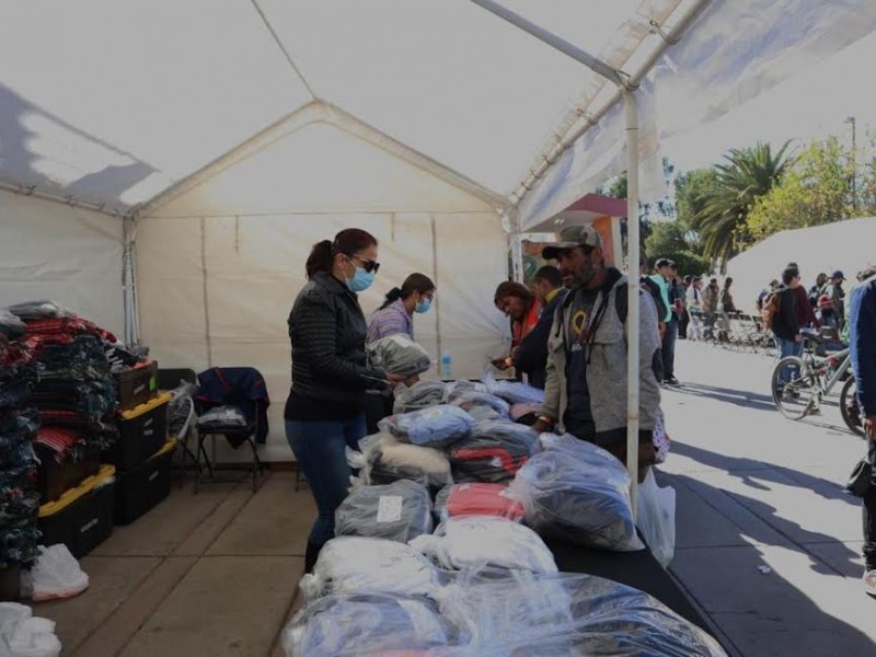 Organizan comida especial a personas en condición de calle