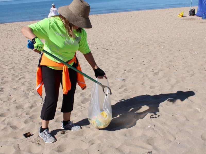 Organizan jornada de limpieza en Bahía de Kino