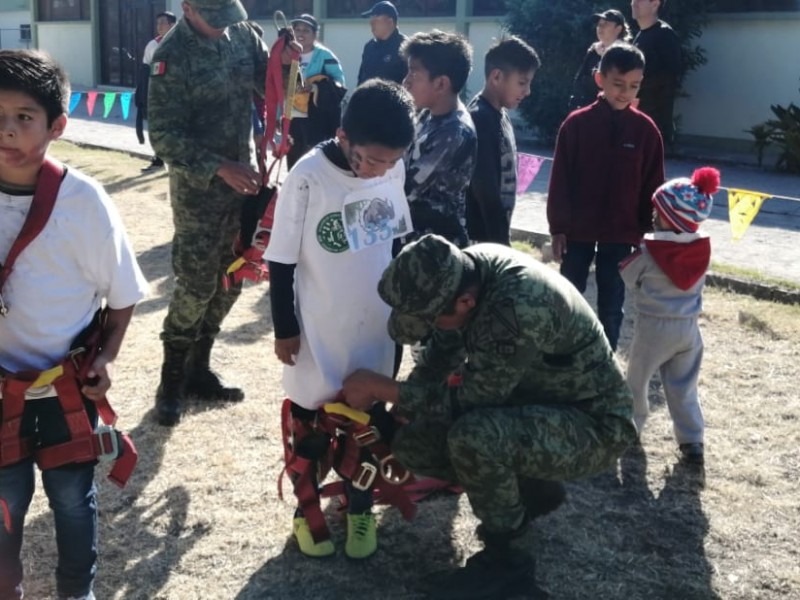 Organizan paseo en campo militar