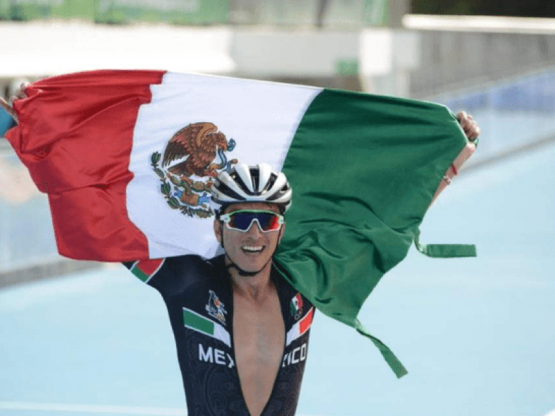 Oro en 300 mts patinaje para México