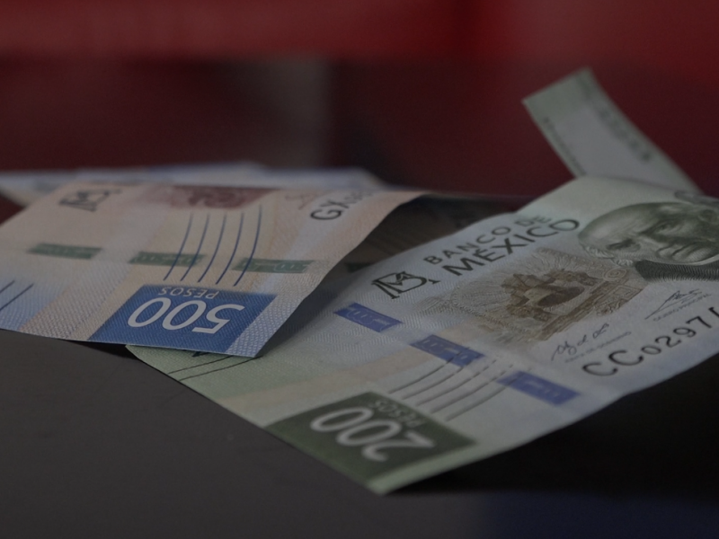 Otorga CANACO curso de detección de billetes falsos