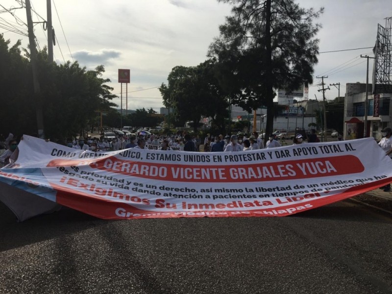 Otorga juez resguardo domiciliario a médico Gerardo Vicente