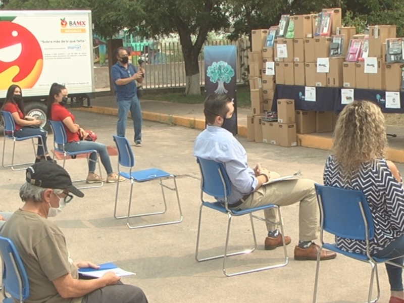 Otorga Maquila útiles escolares a estudiantes nogalenses