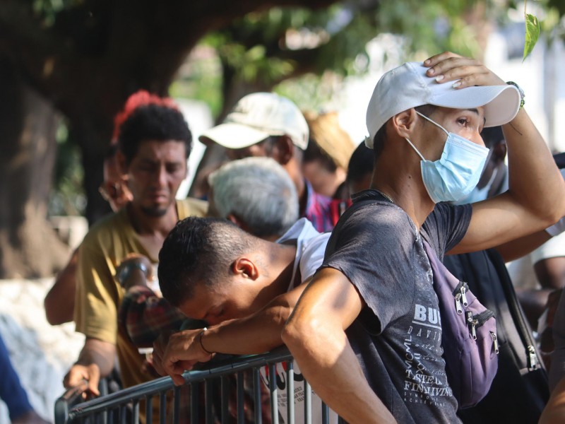 Otorgan 2 mil 320 tarjetas humanitarias a migrantes varados