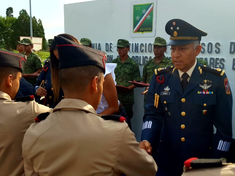 Otorgan ascensos a personal del Ejército