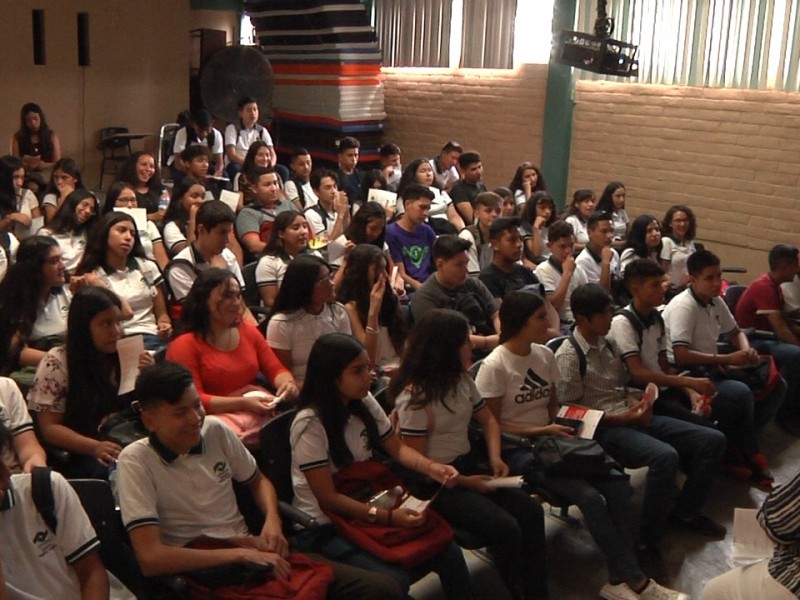 Otorgan cursos de inducción para nuevos estudiantes