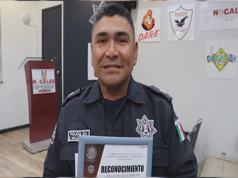 Otorgan reconocimientos a policías destacados