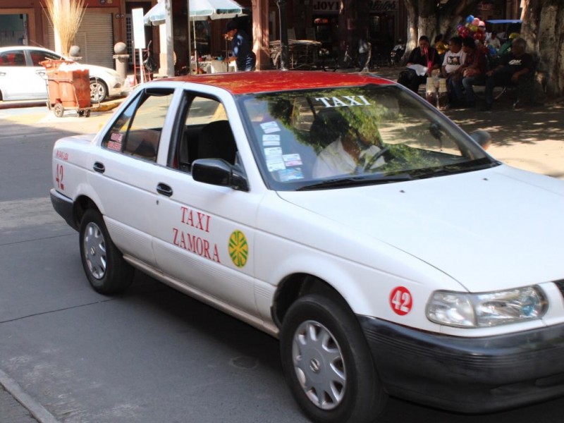 Otorgarán dispositivo digital a taxistas para que cobren con tarjeta 