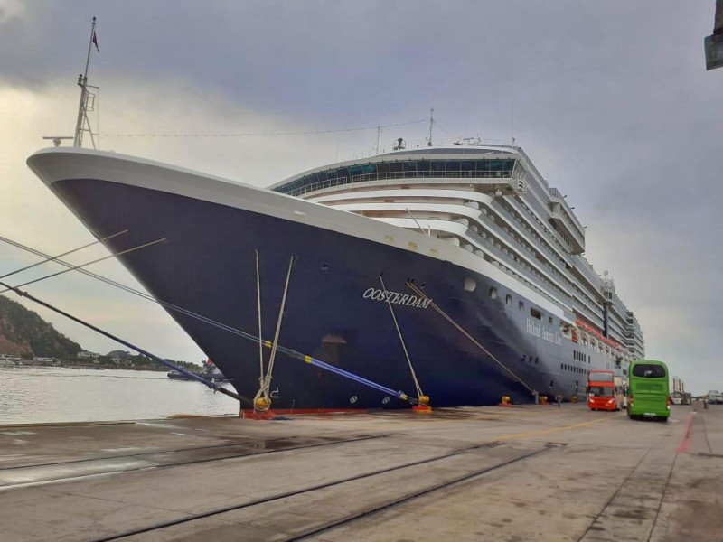 Otra vez coinciden tres cruceros en Mazatlán