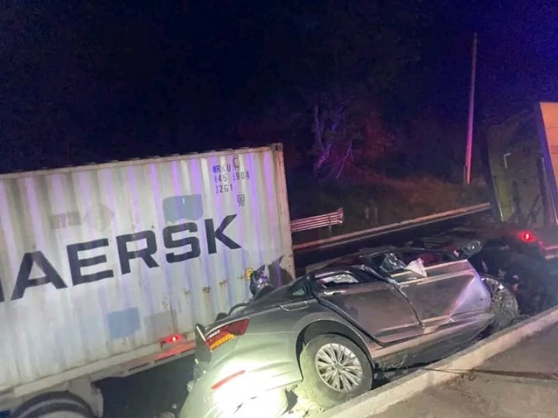 Otro accidente en la Siglo XXI deja dos personas muertas