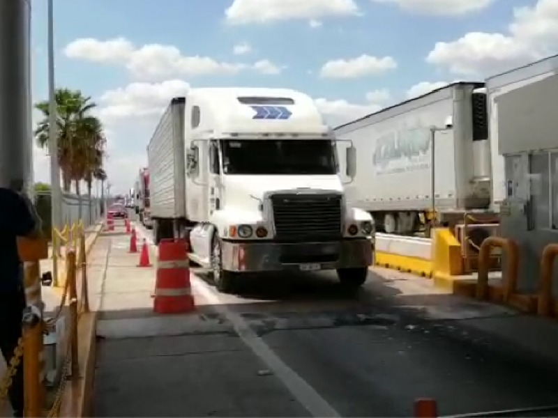 Otro bloqueó carretero, transportistas se dirigen a Cajeme