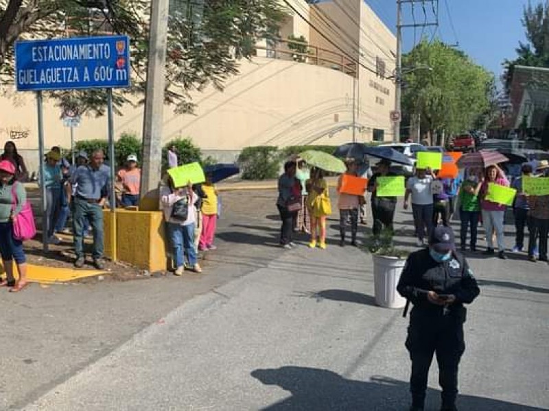 Otro bloqueo por falta de agua; protestan en SOAPA