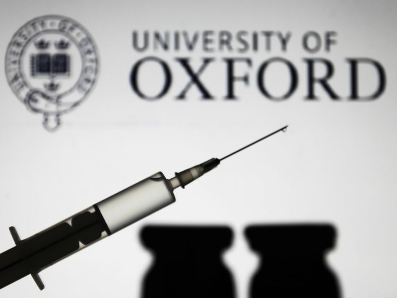 Oxford analizará posibilidad de combinar vacunas Covid-19