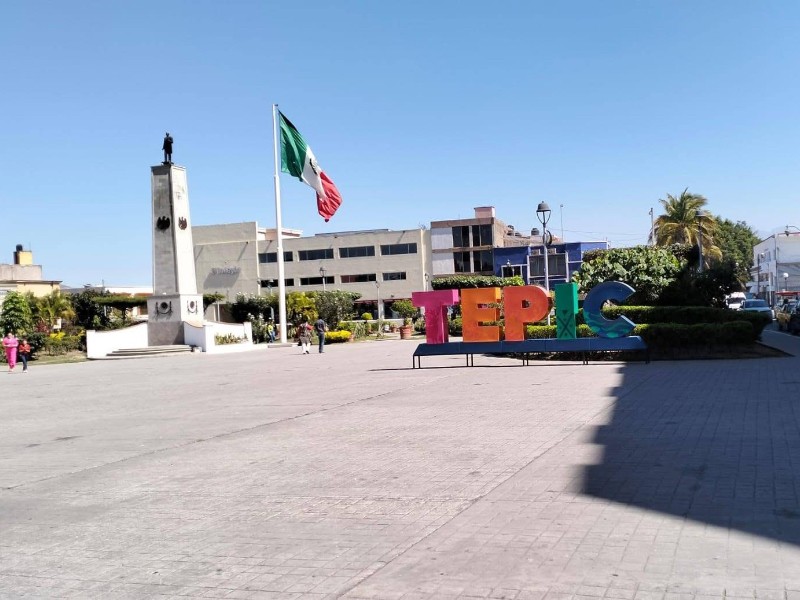 ¡Oxidado!, Refuerzan puntales bajo estacionamiento subterráneo de plaza Benito Juárez