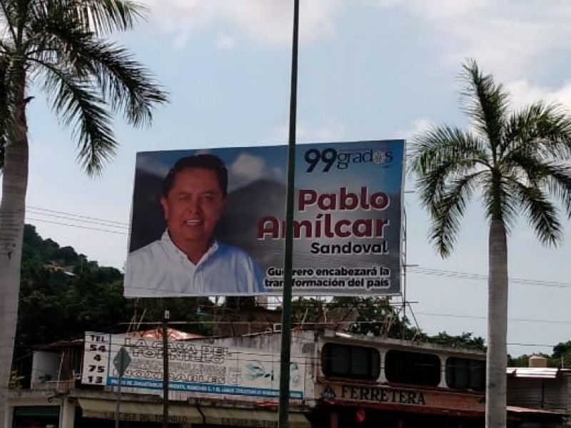 Pablo Amílcar desacata retiro de publicidad; Morena piden sanciones