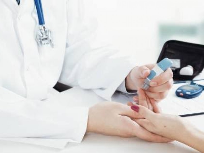 Pacientes con antecedentes de diabetes deben realizarse chequeos periódicos