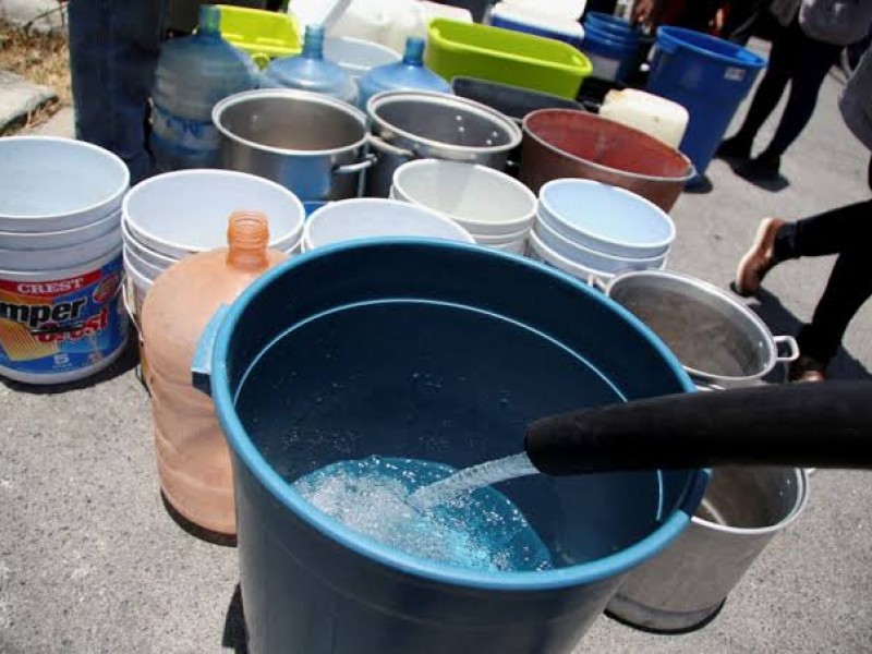 Padecen desabasto de agua vecinos del Fraccionamiento Los Molinos