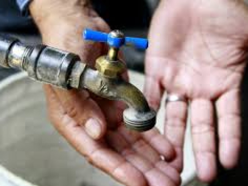 Padecen vecinos de Alcalde Barranquitas falta de agua