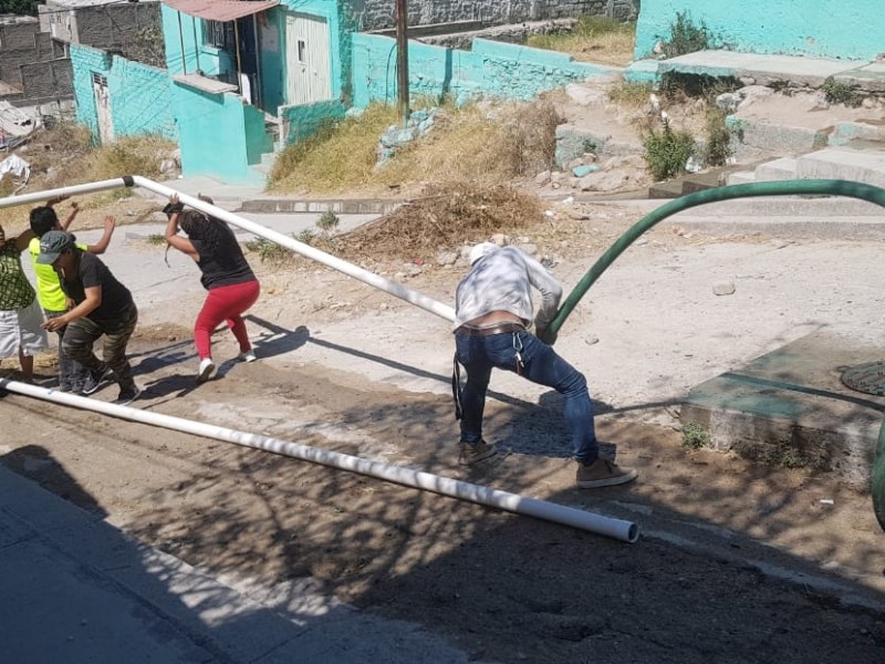 Padecen vecinos de lomas del Centinela falta de agua