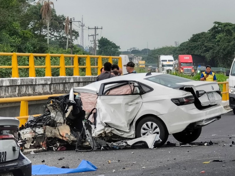 Padre e hijo mueren en accidente en carretera Paso del Toro-Medellín