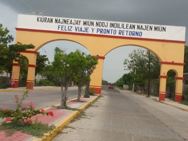 Padres abren escuelas en San Mateo del Mar por clases