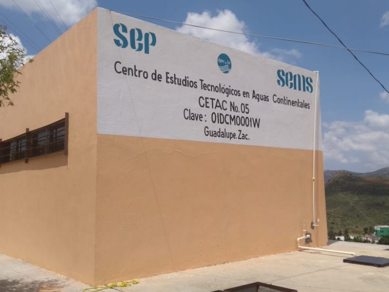 Padres de familia alertan sobre cierre de escuela