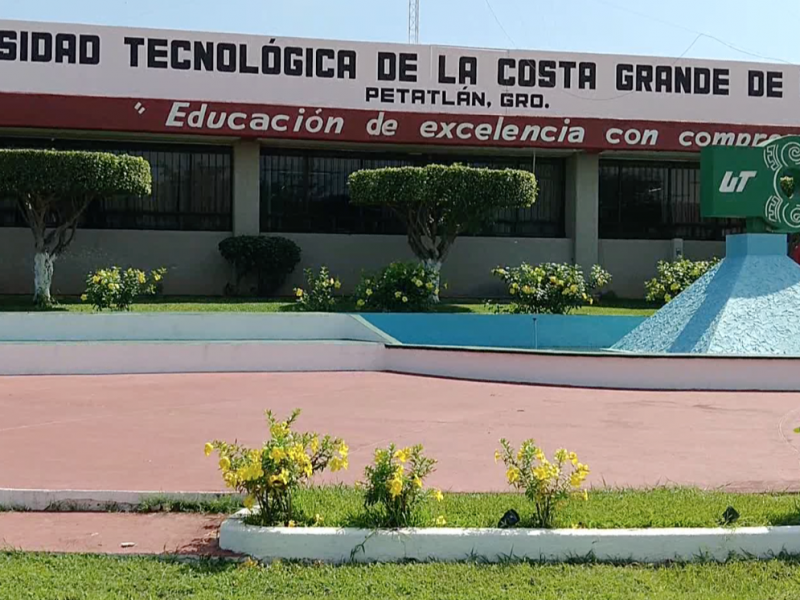 Padres de familia de UTCGG piden facilidades para pagar colegiatura