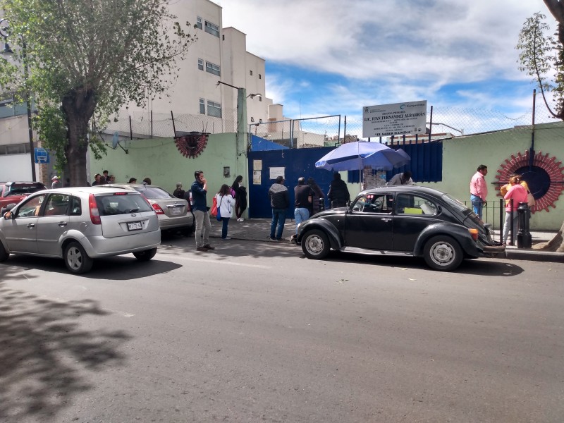 Padres de familia en contra de eliminar puentes