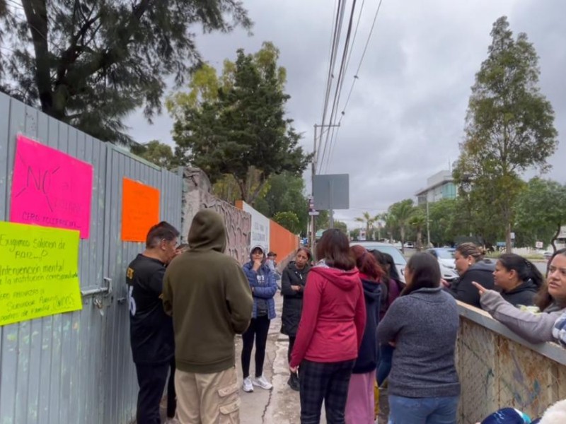 Padres de familia exigen la salida de estudiante por presunta conducta violenta