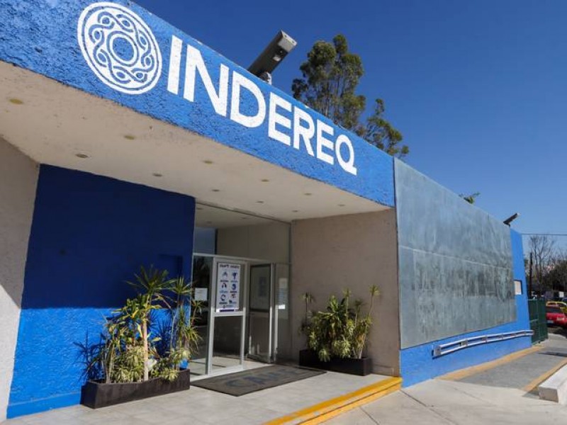 Padres de familia exigen salida de Iridia Salazar de INDEREQ
