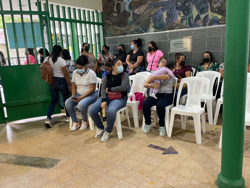 Padres de familia se manifestaron en la Escuela Rébsamen