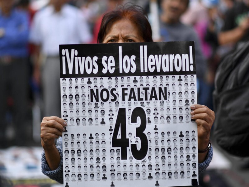 Padres de los 43 de Ayotzinapa salen “decepcionados