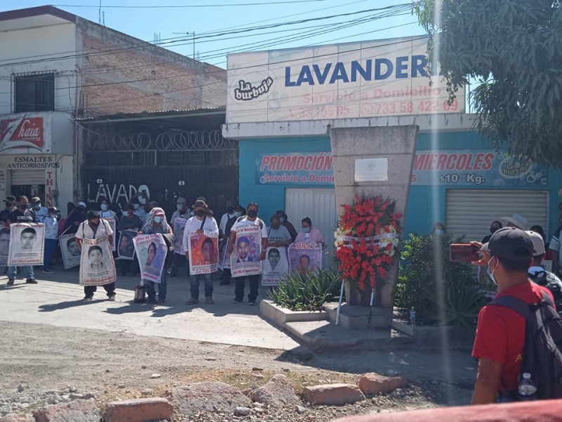 Padres de los 43 piden “hechos concretos” en caso Ayotzinapa
