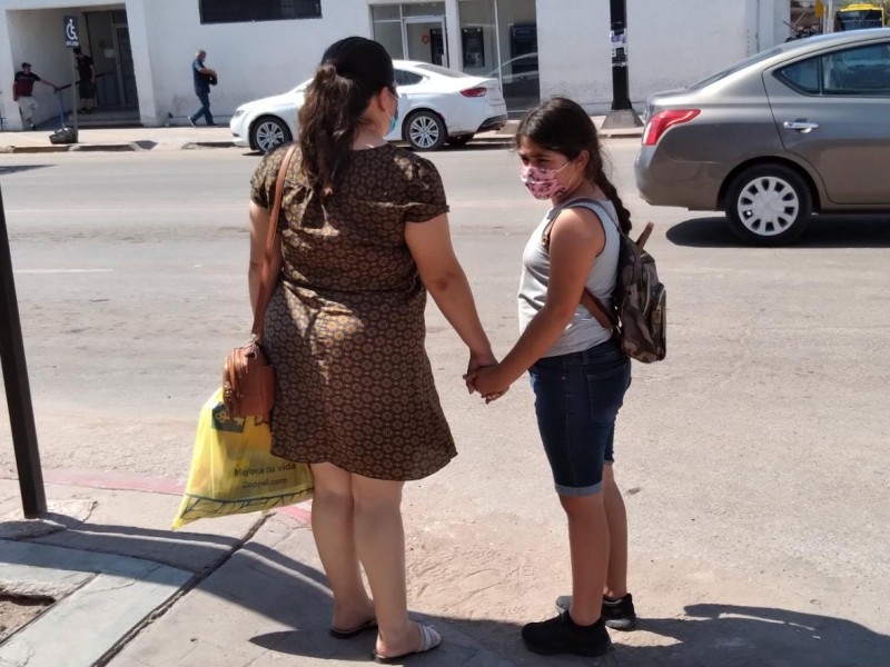 Padres en desacuerdo en regreso a clases presencial