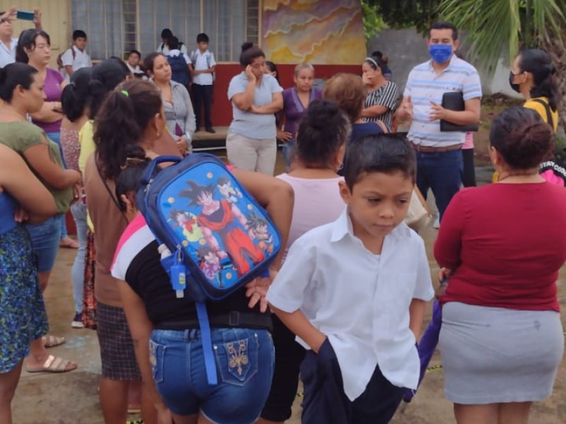 Padres levantan bloqueo en primaria de Buena Vista