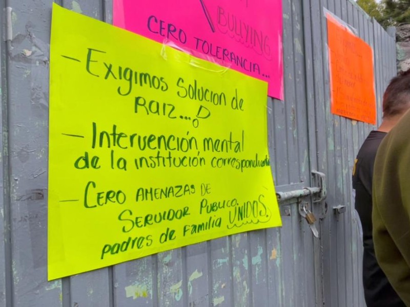 Padres logran reubicación de alumno en primaria de Guadalupe tras protestas