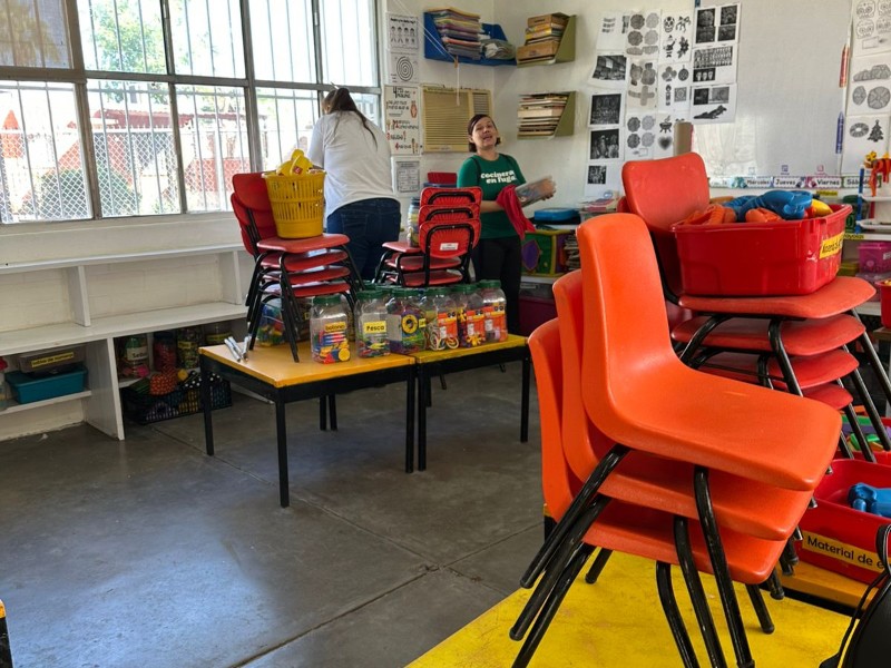 Padres realizan jornada de limpieza en jardín Emiliana de Zubeldía Padres realizan jornada de limpieza en jardín Emiliana de Zubeldía