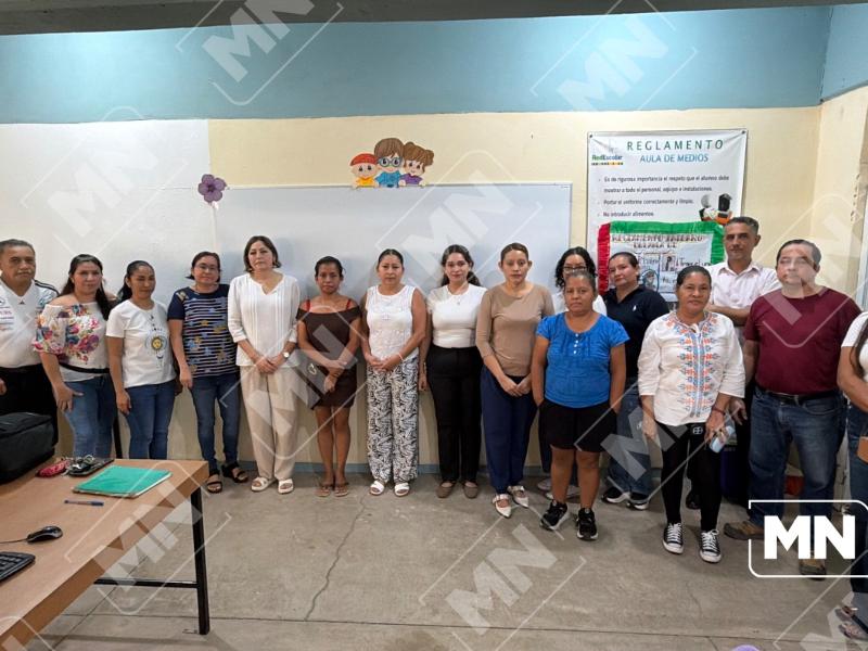 Padres respaldan paro de maestros en secundarias técnicas de Costa Grande