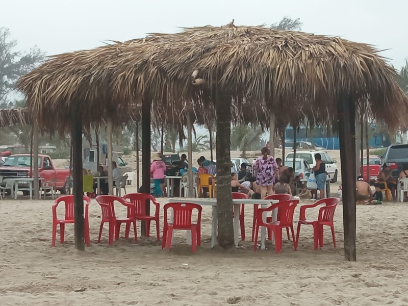 Palapas se rentaron hasta en 800 pesos en Tuxpan