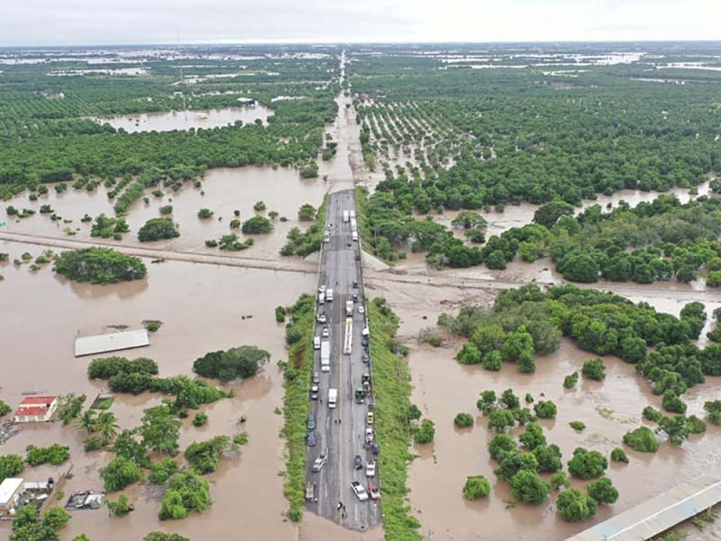 Pamela deja 10 mil damnificados en el Pacífico Mexicano