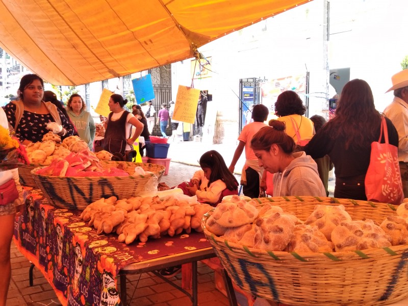 Pan de muerto en Tenancingo una tradición de generaciónes