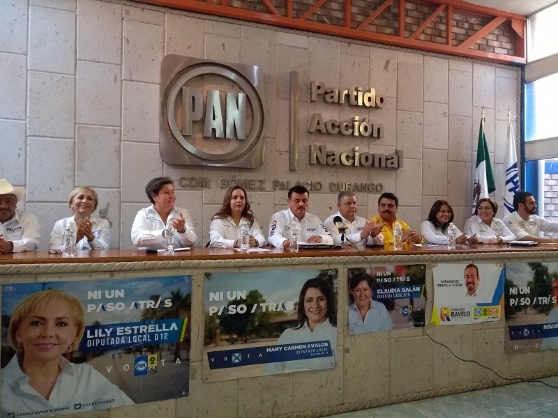 PAN presenta candidatos a diputados locales.