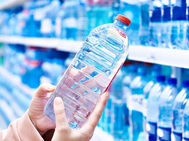 PAN propone eliminar IVA al agua embotellada