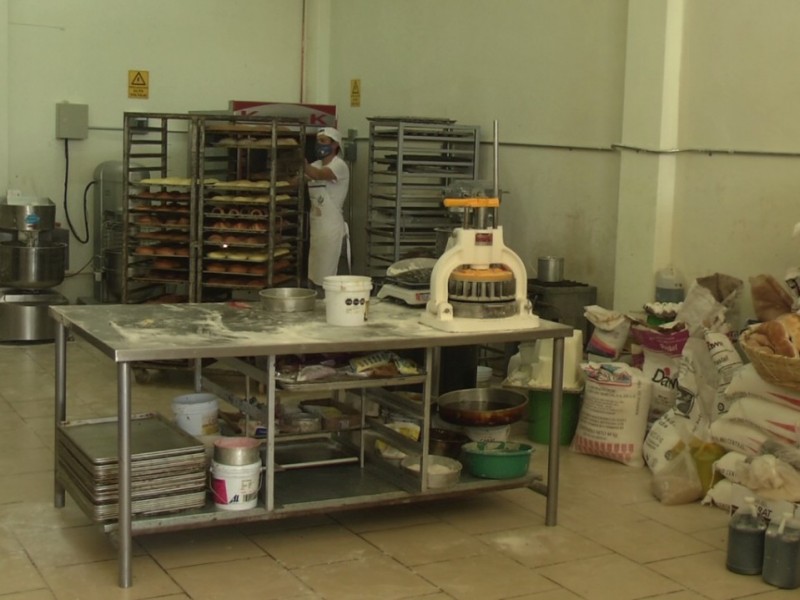 Panaderos, exponen falta de apoyo por parte de gobierno estatal