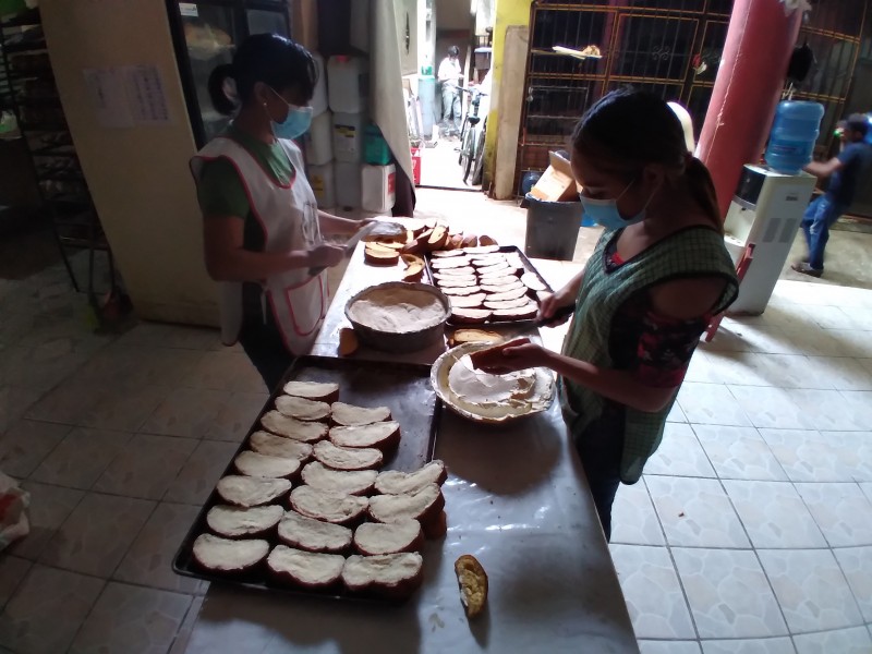 Panaderos sufren incrementos del Gas LP y materia prima