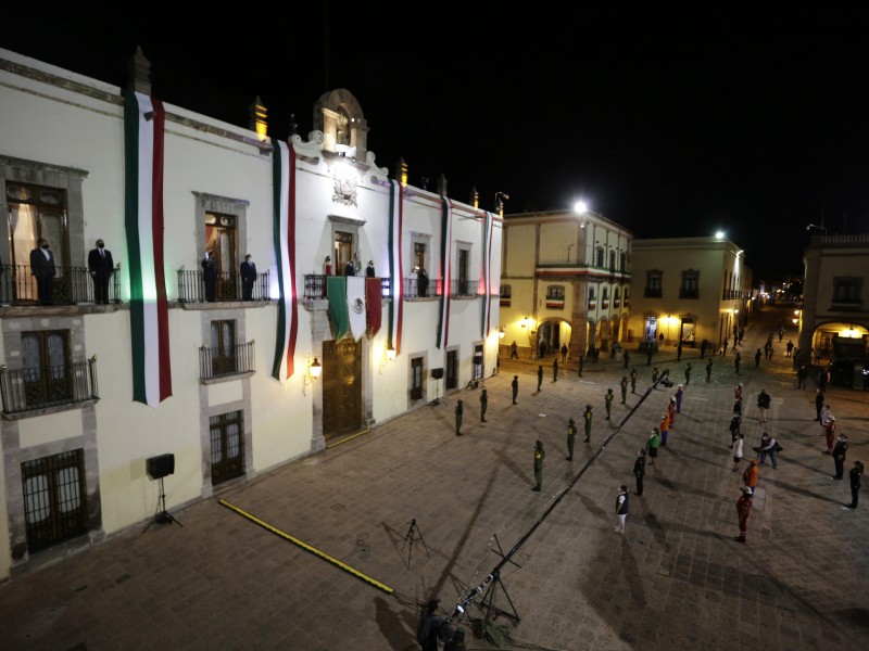 Pandemia empaña festejo patrio