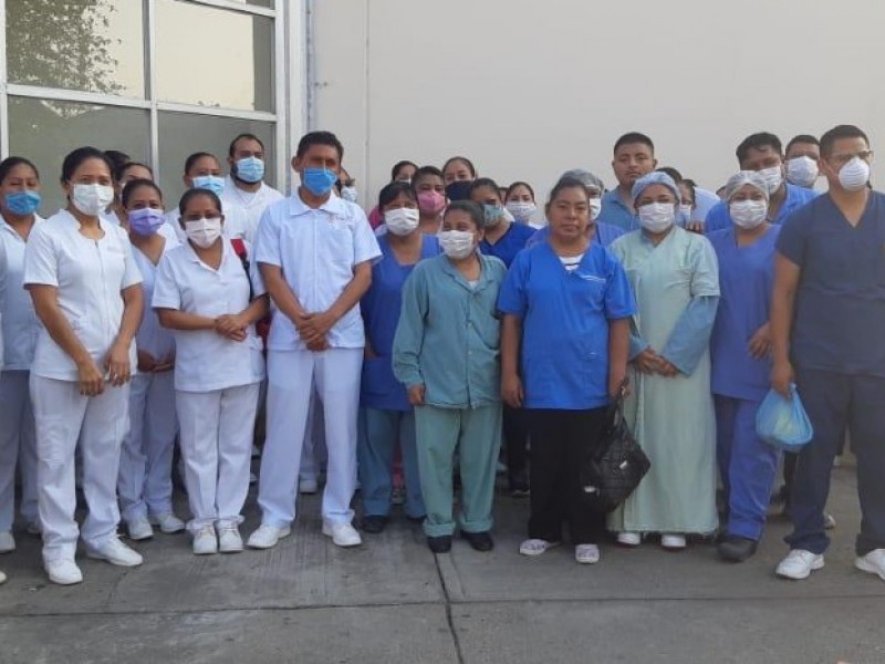 “Pandemia ya nos rebasó”, aseguran dirigentes sindicales del sector salud