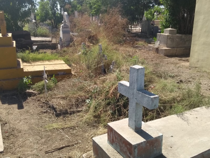 Panteón abandonado en Cócorit